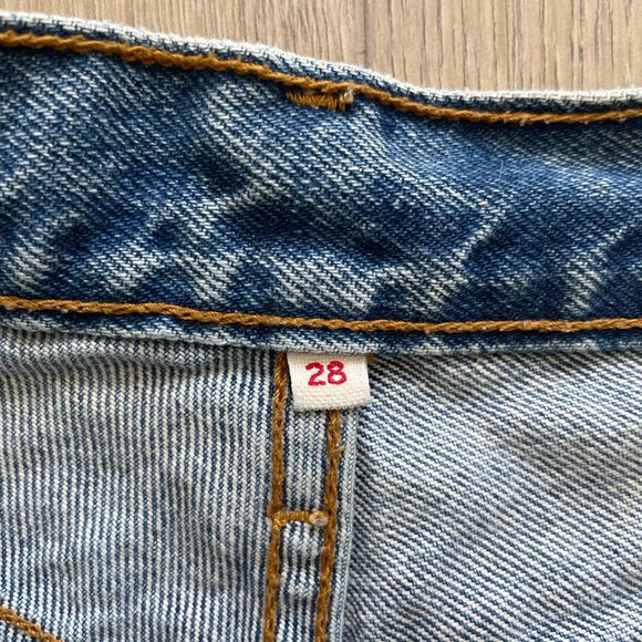 Levi’s High-Waisted Shorts - Picture 4 of 6